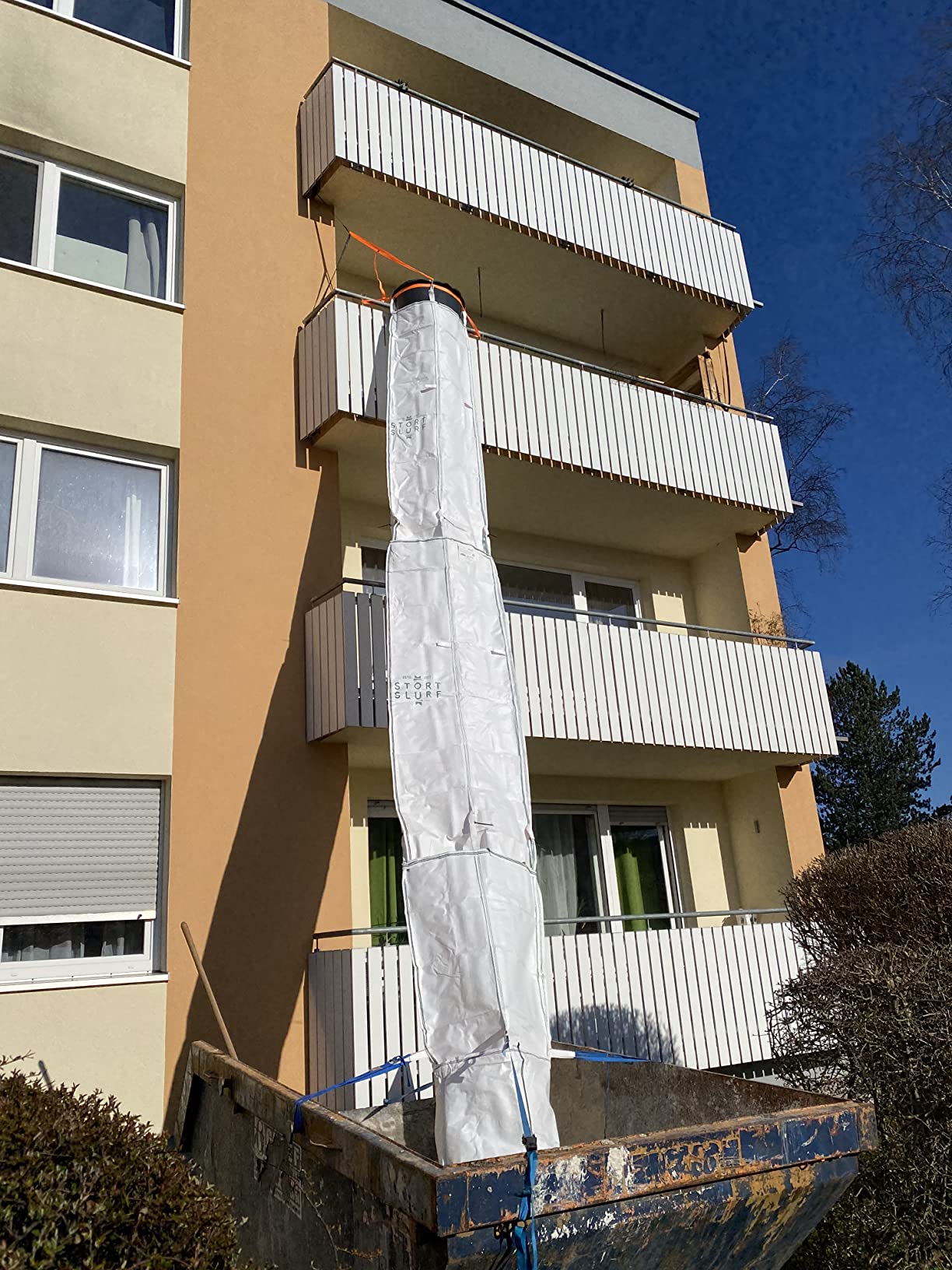 Fleksibilna cijev za šut u upotrebi 7